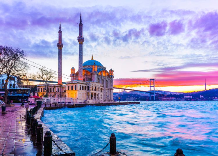 Istanbul,,Turkey.,Beautiful,Istanbul,Sunrise,Landscape,With,Colored,Clouds.,Istanbul