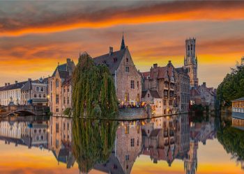 Belgium's,Magnificent,Historical,And,Touristic,City,Bruges