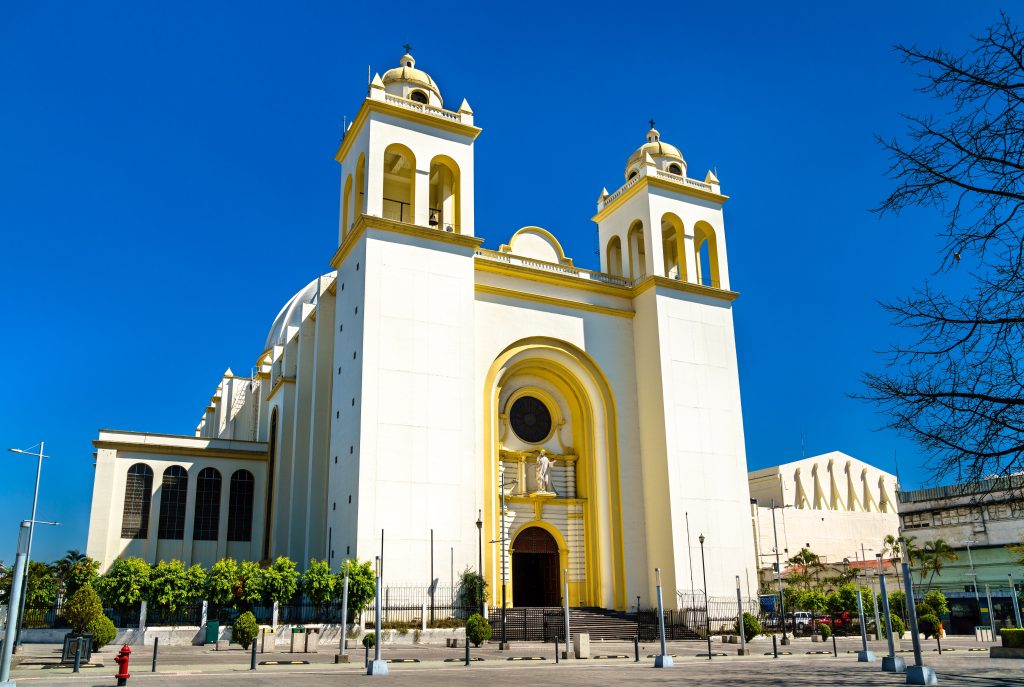 The,Metropolitan,Cathedral,Of,The,Holy,Savior,In,San,Salvador