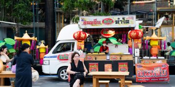 Thai,People,And,Foreign,Travelers,Travel,Visit,And,Buy,Shopping