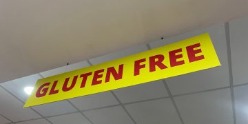 This,Is,Gluten,Free,Sign,Tag,Above,Of,Supermarket,In