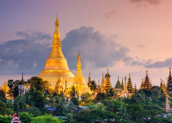 Yangon,,Myanmar,View,Of,Shwedagon,Pagoda,At,Dusk.