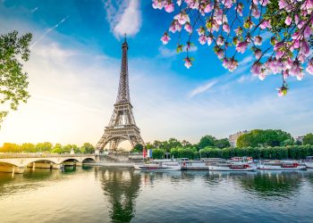 Paris,Eiffel,Tower,And,River,Seine,With,Sunrise,In,Paris,