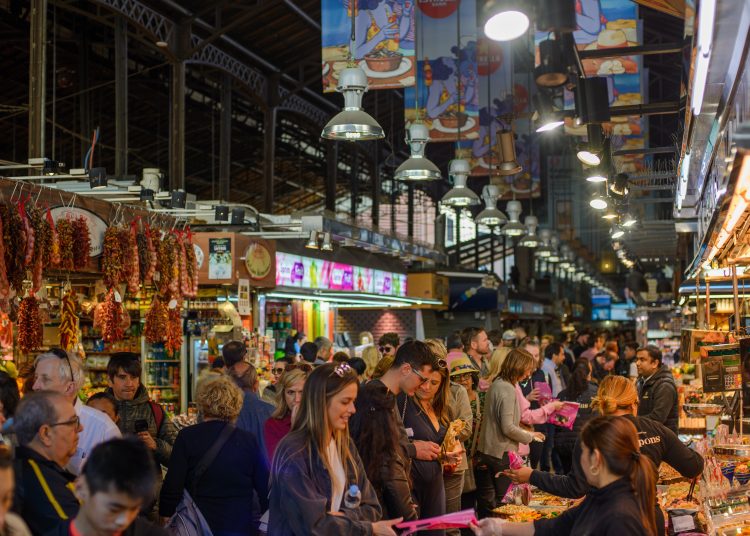 Barcelona,Spain,March,25,2019:,Busy,Market,Of,Mercat,De