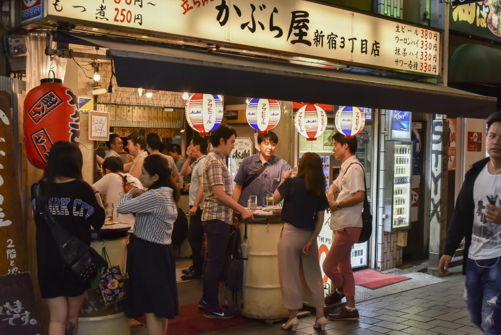 Tokyo,,Japan, ,Circa,September,2016:,People,Stand,And,Have