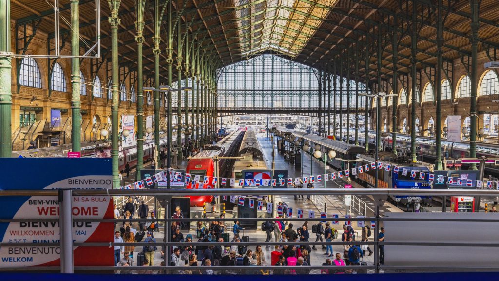 Paris,,Gare,Du,Nord,2023 10 09,Wide,Shot,Of,Intercity,Trains